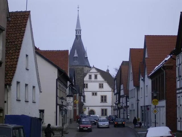 Rathaus und Kirche in Nieheim, Entrümpelung Nieheim durch PlatzMacher